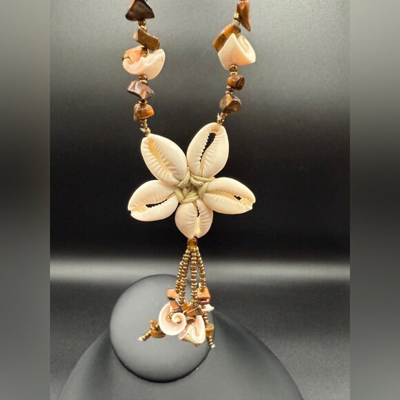 Mid Century Hawaiian Cowrie Shell Beaded Necklace with Floral Shell Design - Picture 10 of 16
